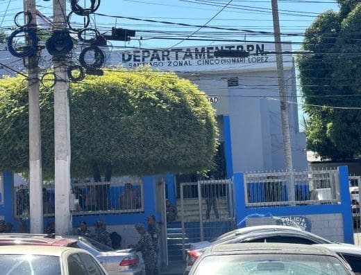 Cuartel Policial Mari Lopez