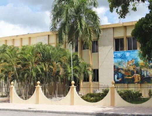 Ayuntamiento de Salvaleón de Higüey