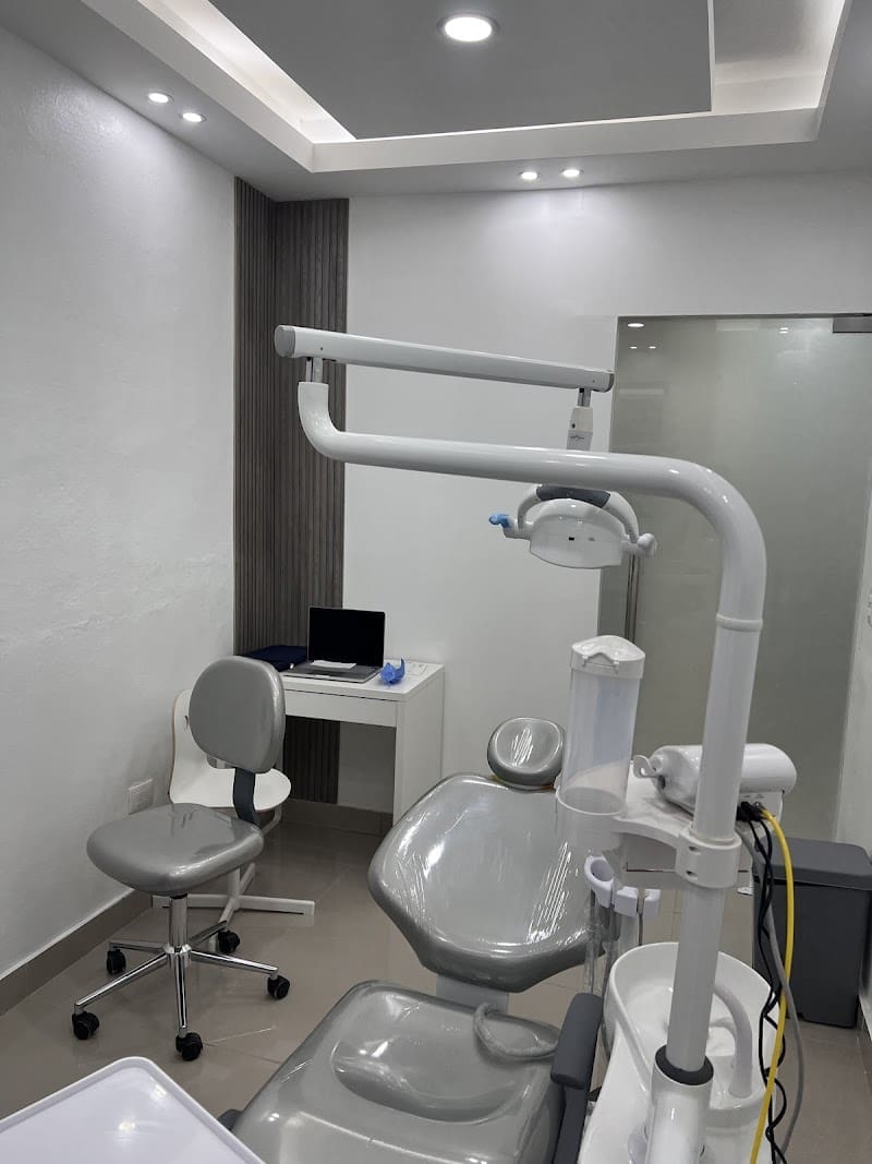 Bahoruco Dental Center, SRL