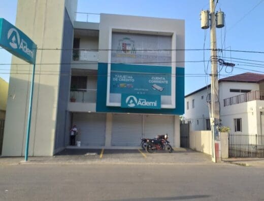 Banco Ademi Valverde Mao