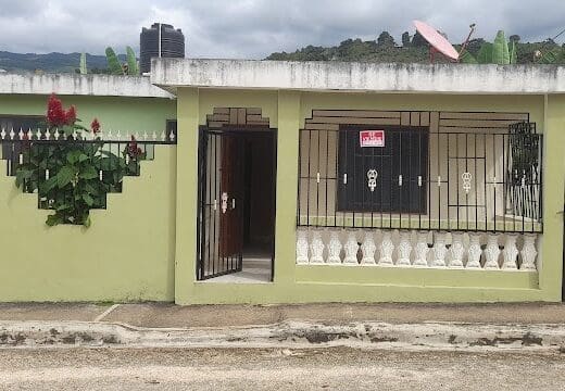 CASAS Y FINCA EN VENTA