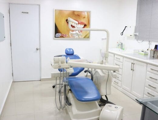 Centro Dental Stetic Plus 4
