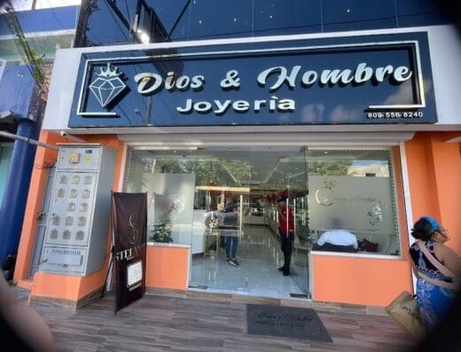 Dios y Hombre Joyería y Relojería