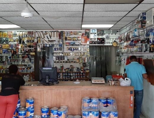 El Grand Castillo Ferreteria, SRL