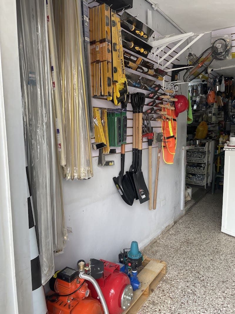 Ferretería y Decoraciones en Hierro.