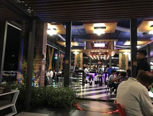 Hielo y Sal Bar and Lounge