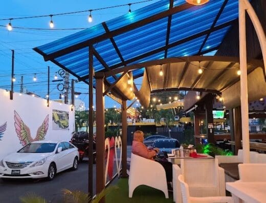 La Avenida Terrace & Club