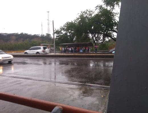 Parada la otra banda