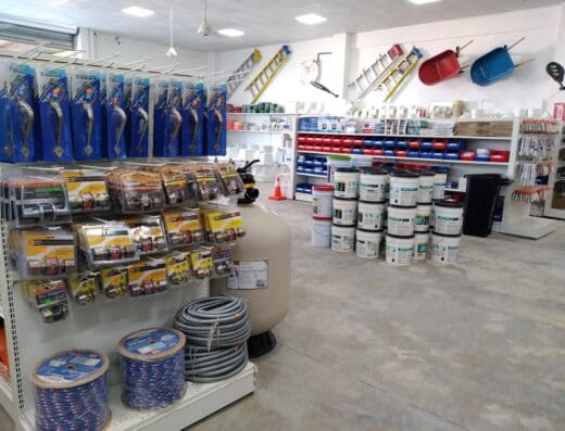 Arturo Betances Ferretería