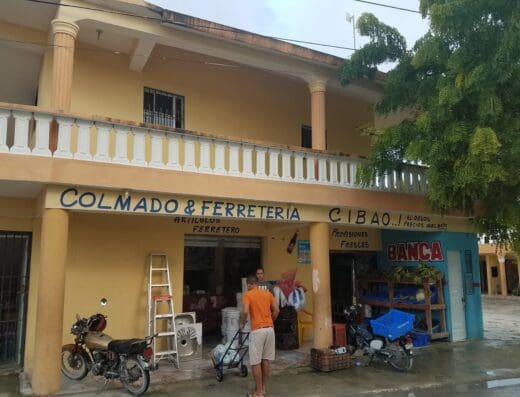 COLMADO Y FERRETERIA CIBAO