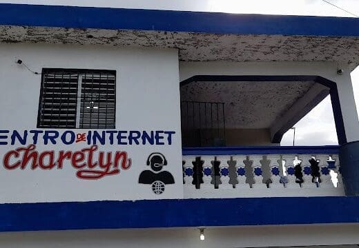 Centro de Internet Charelin