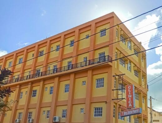 Clínica Dres. Arache Poueriet