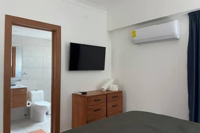 E11_PremiumDeluxe Suite 2 BDR -Pool-Cine-SAUNE-SPA