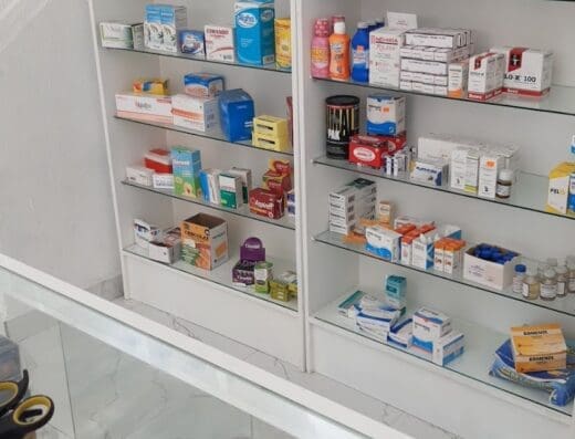 Farmacia el cacique SRL