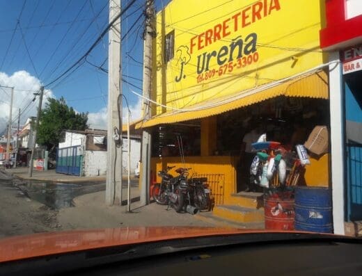 Ferreteria Julio Ureña