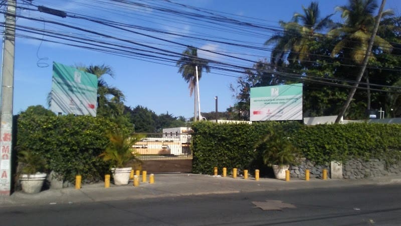 Instituto Superior de Estudios Educativos Pedro Poveda -ISESP-