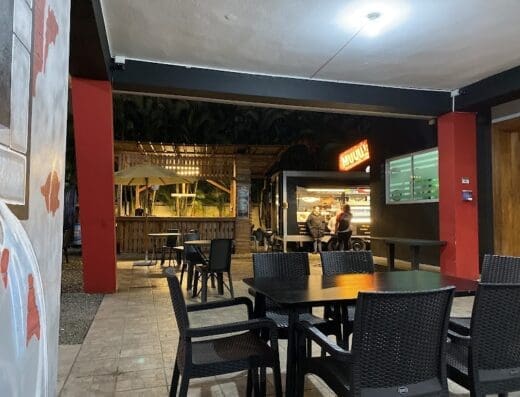 Los Flamboyanes Food Park