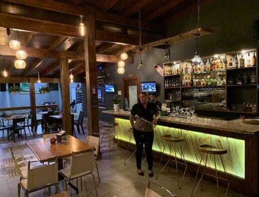 Lunbar Tapas y Tragos