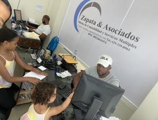 MAYELINE ZAPATA & ASOCIADOS, EIRL