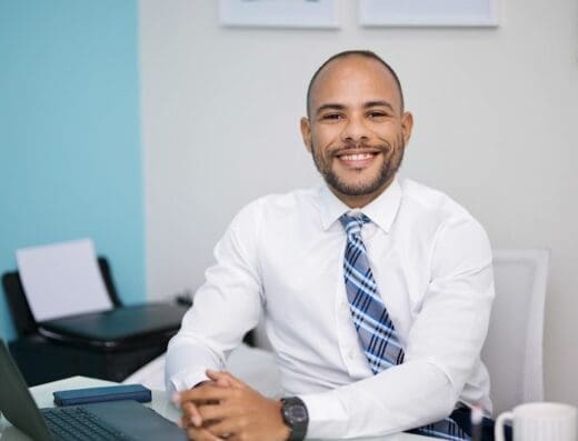 Psiquiatra Dr. Juan De León (Español e Inglés)