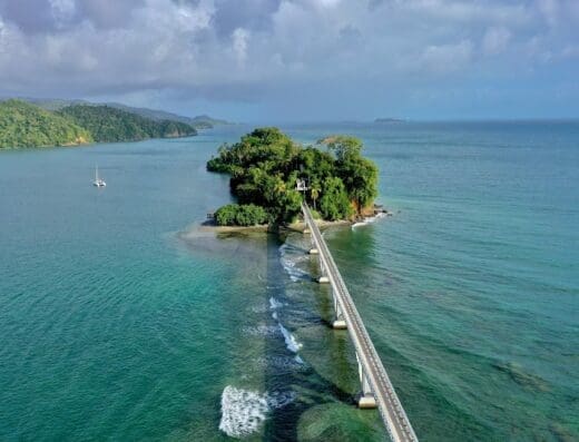 Puente Peatonal Bahia de Samana