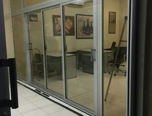 Puertas y ventanas y todo en vidrio