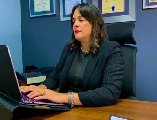 ROCHELL DOMINA ABOGADOS MIGRATORIOS ,CONSULTORES Y TRADUCTORES