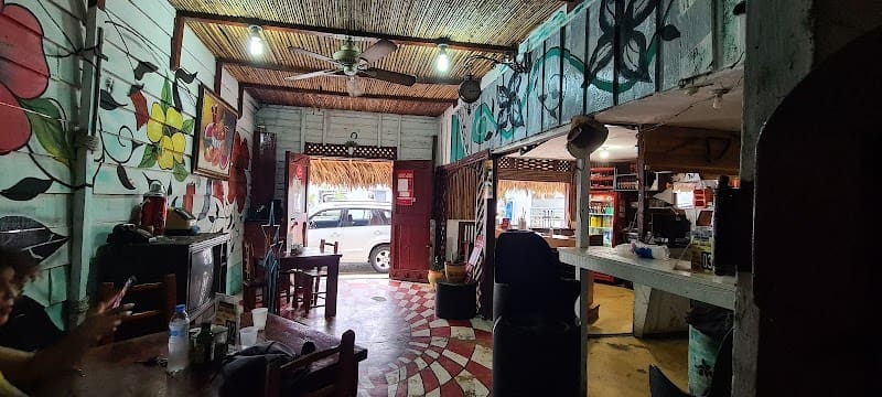 Restaurante Típico La Estrella