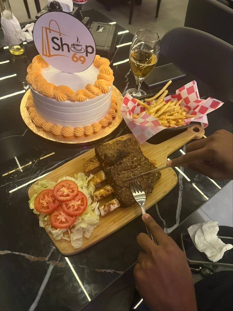 Shop69 Pedernales y 369 Lounge