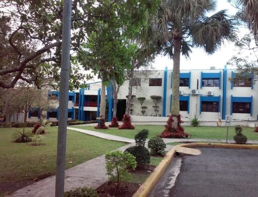 UCNE – EDIFICIO ADMINISTRATIVO