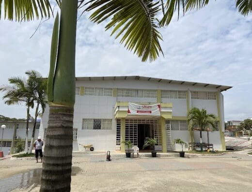 Universidad Laica Eloy Alfaro de Manabi